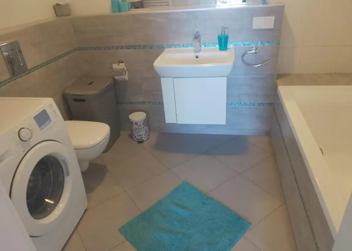 Jasmin Z Balkonem I Samodzielnym Zameldowaniem